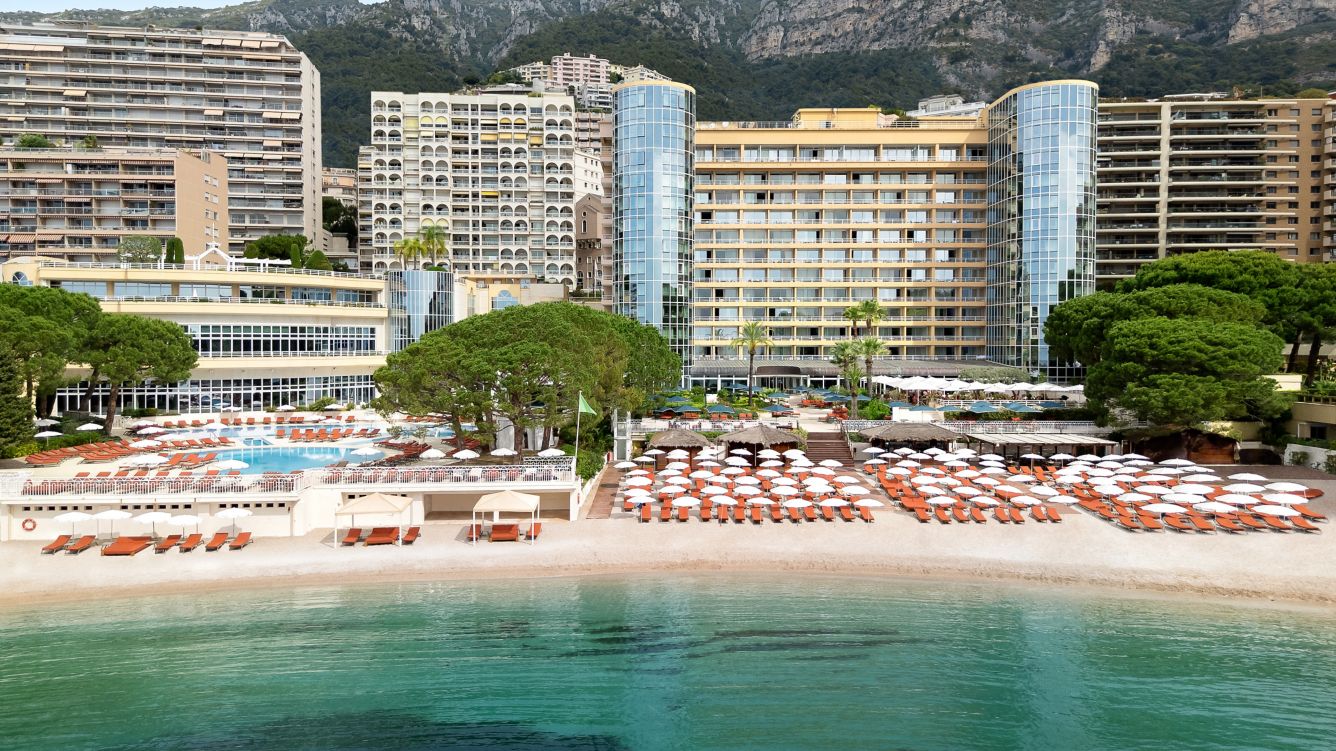 Le Méridien Beach Plaza — property setting and accommodation